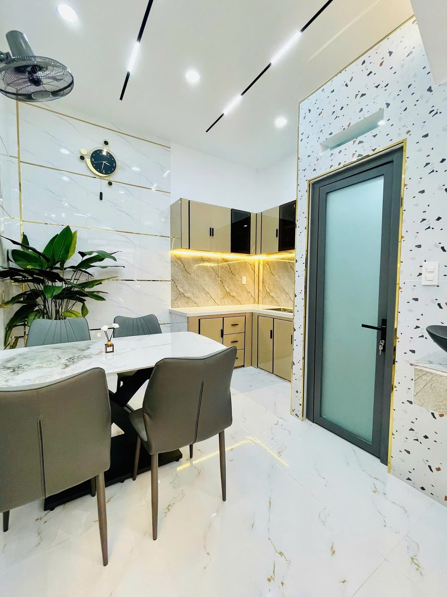 z4137770184516_88ab4471ab4be50b9cac0c8a9396dc63